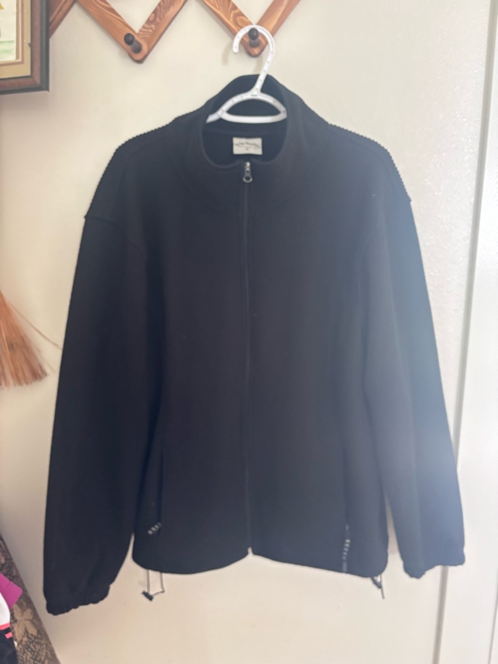 Men's Black Full-Zip Jacket - Classic Casual Outerwear